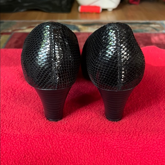 Hotter Black Heels - Picture 2 of 7